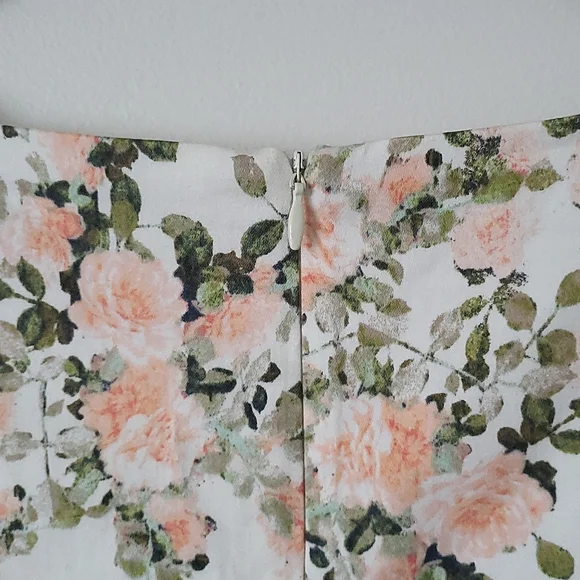 Forever 21 Contemporary Floral Sheath Dress - Picture 5 of 5